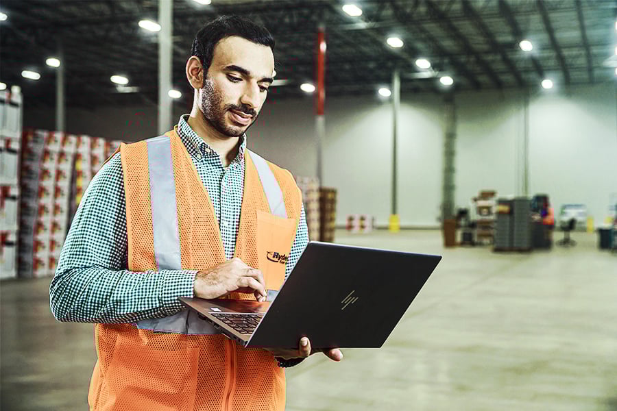 Ryder warehouse employee utilizing Rydershare Ryder warehouse employee utilizing Rydershare