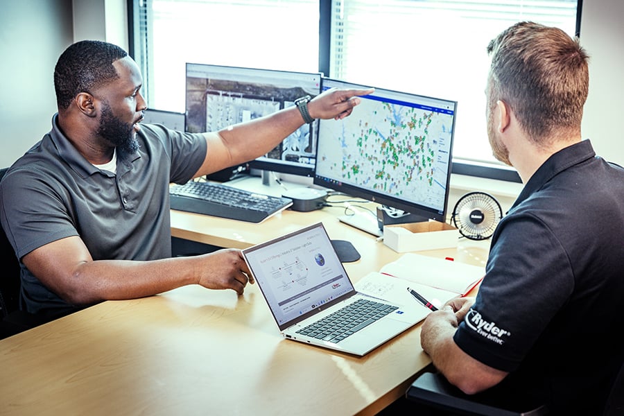 Ryder employees planning and optimizing loads Ryder employees planning and optimizing loads